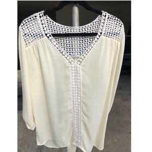 Blouse with pattern